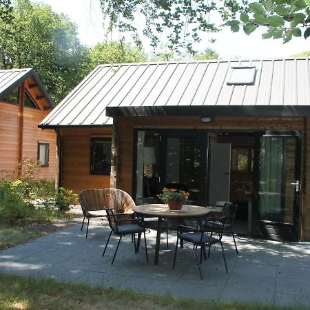 أوترخت Cosy Wooden House Amid Woods In Soesterberg المظهر الخارجي الصورة