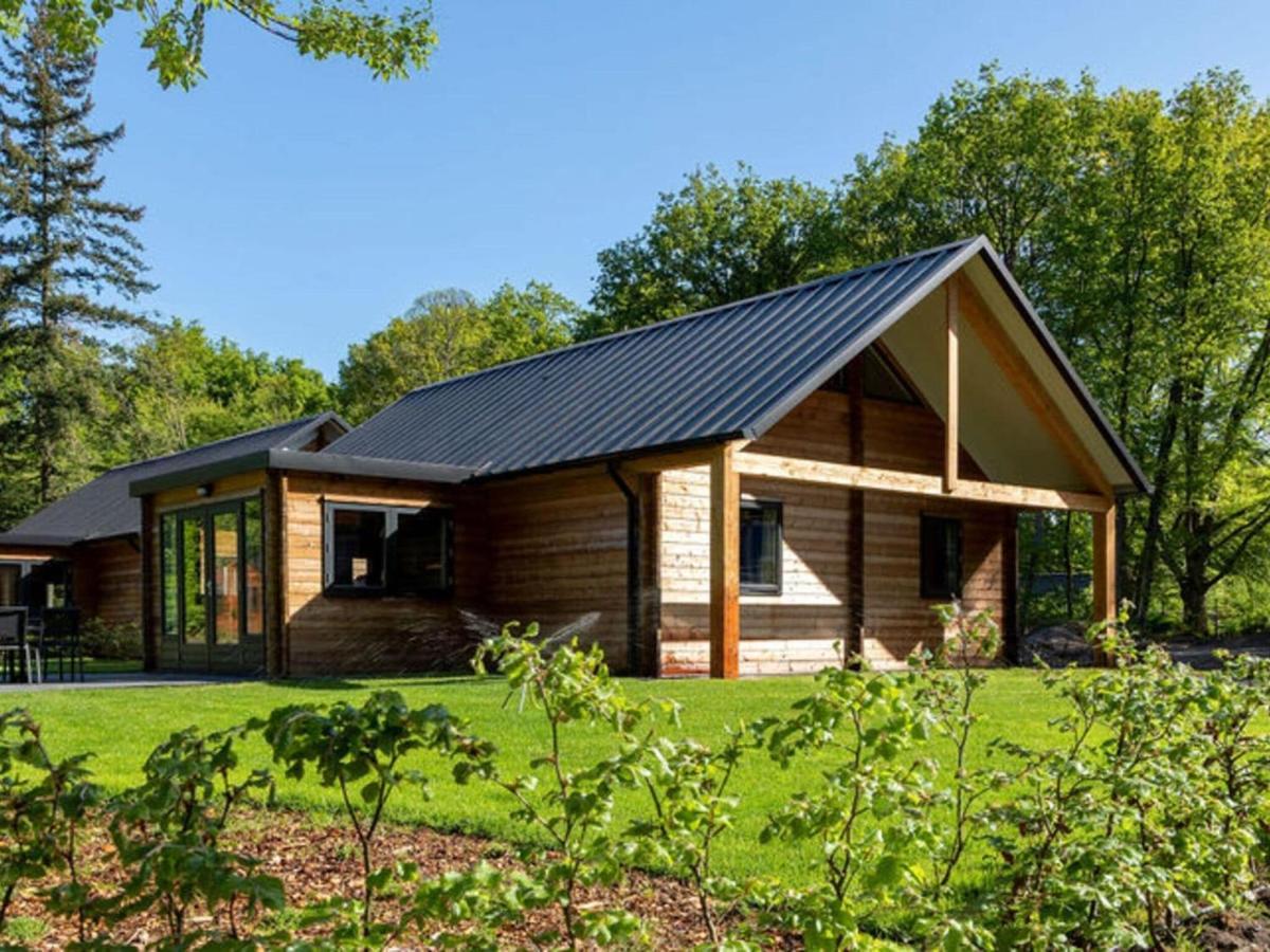 أوترخت Cosy Wooden House Amid Woods In Soesterberg المظهر الخارجي الصورة